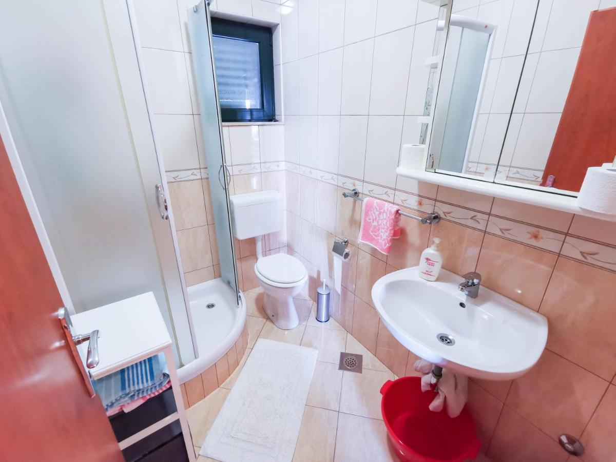 Apartments Vukovic Vanja มาคาร์สกา ภายนอก รูปภาพ