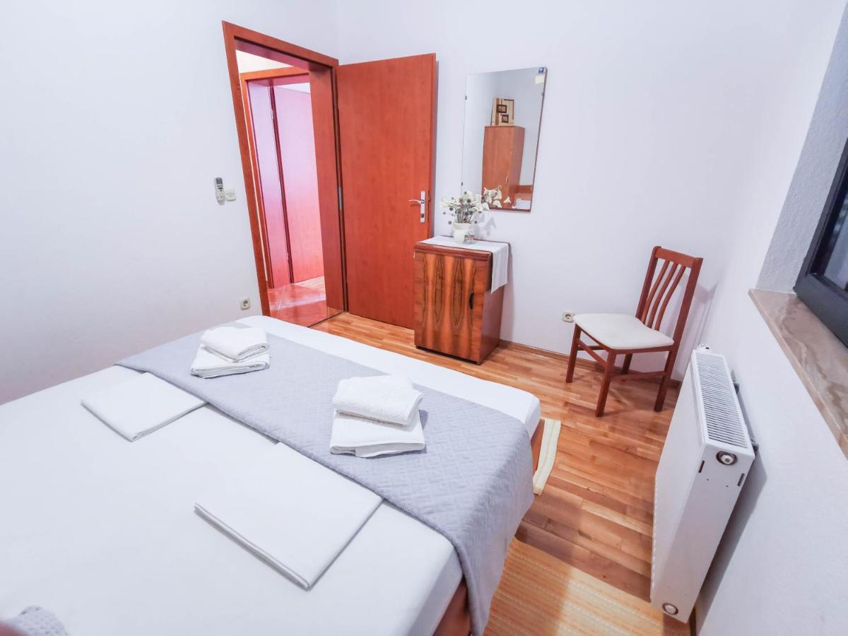 Apartments Vukovic Vanja มาคาร์สกา ภายนอก รูปภาพ