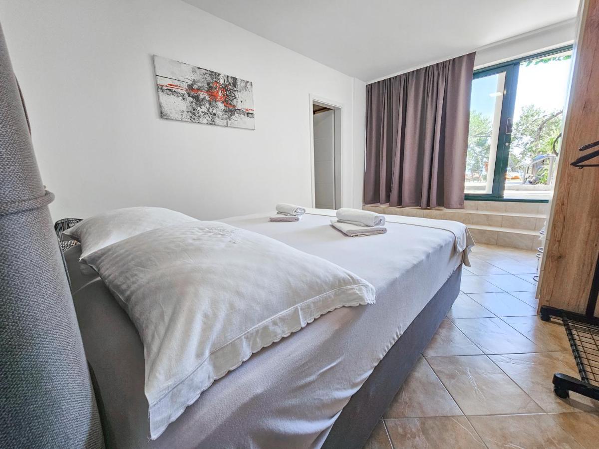 Apartments Vukovic Vanja มาคาร์สกา ภายนอก รูปภาพ