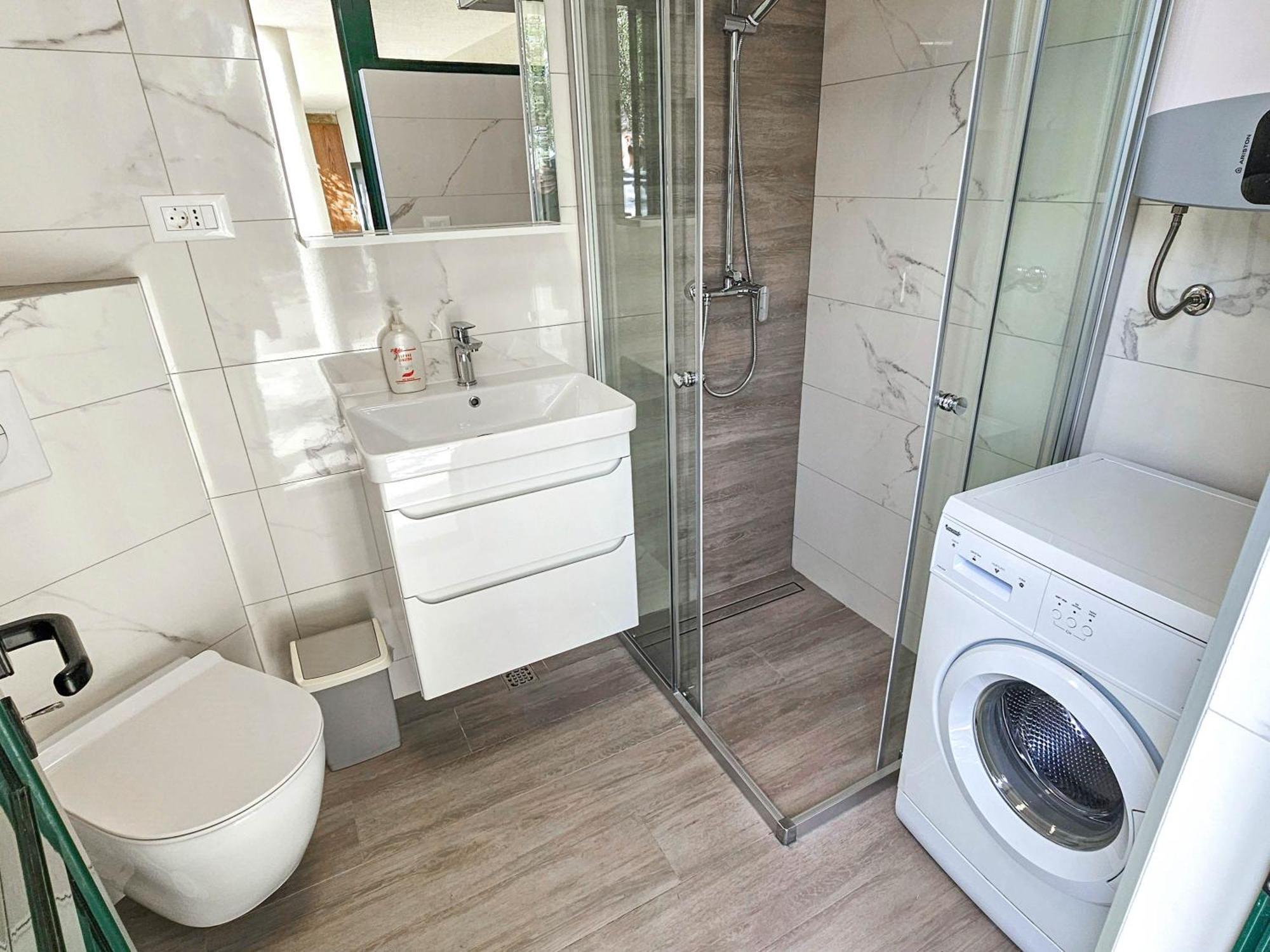 Apartments Vukovic Vanja มาคาร์สกา ภายนอก รูปภาพ