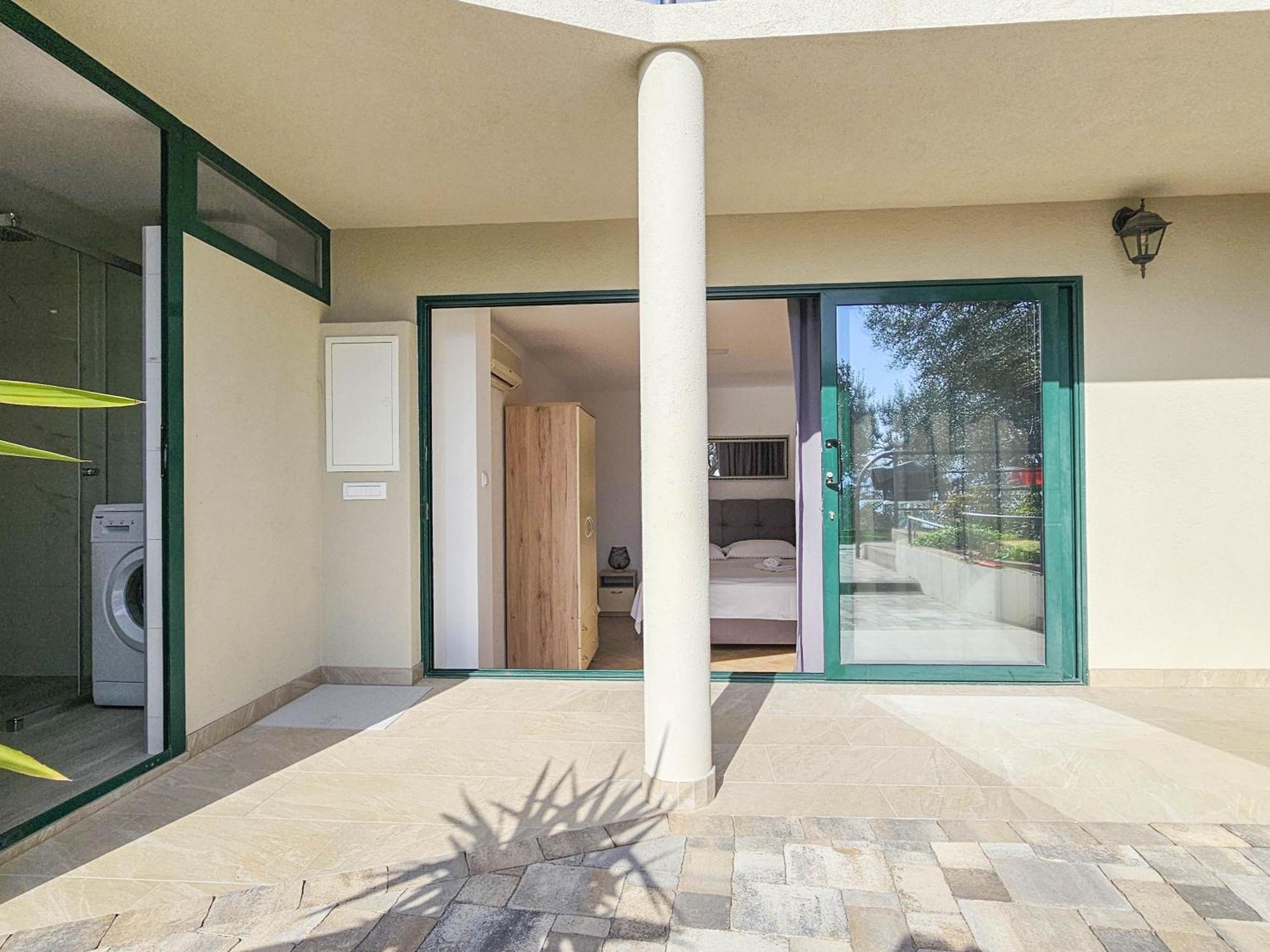 Apartments Vukovic Vanja มาคาร์สกา ภายนอก รูปภาพ