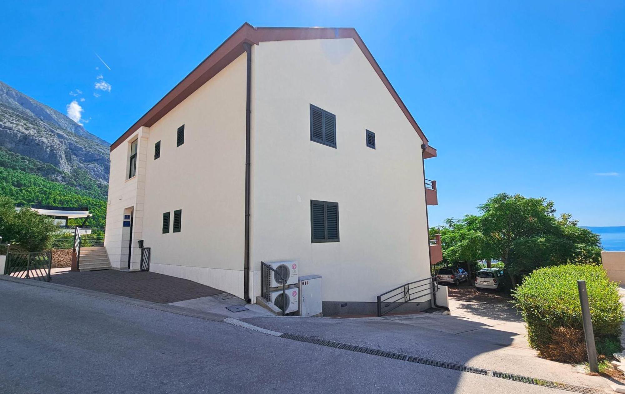 Apartments Vukovic Vanja มาคาร์สกา ภายนอก รูปภาพ